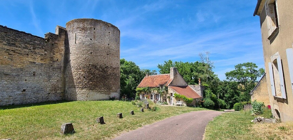 Druyes-les-Belles-Fontaines, France